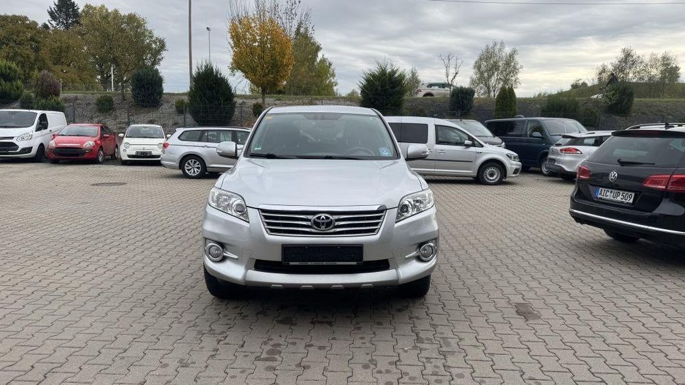 Toyota RAV-4 2012...