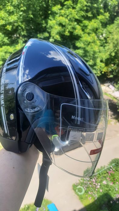 Новый шлем чёрный белый поцарапан: 900 грн. - Мотошоломи Полтава на Olx
