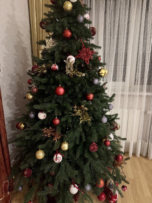 Ялинка лита/ штучна ялинка