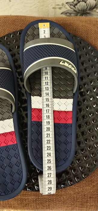 Шльопанці пляжні