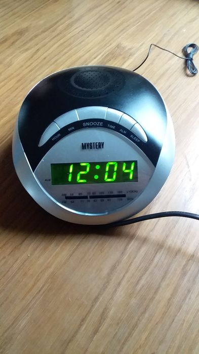 Часы - будильник + радио б/ у