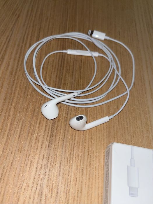 Apple Earpods Lightening (Novos)