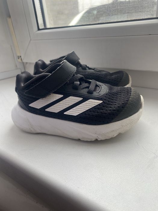 Кросівки дитячі adidas 23 розмір, устілка 14,5 см