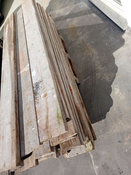 Lote de tábuas de prancha em madeira