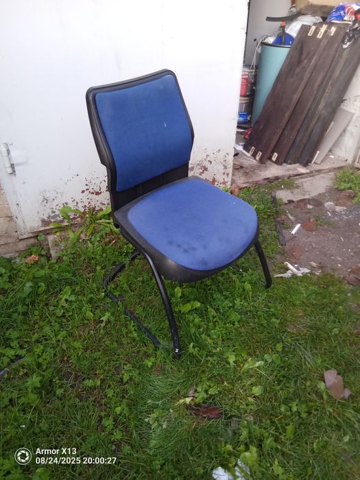 Продам офісне крісло