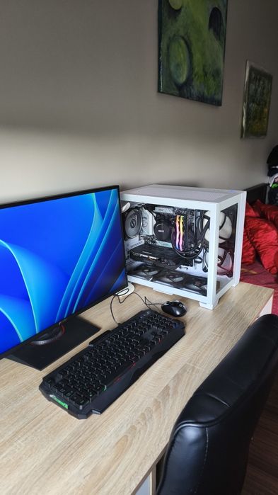 Computador caixa lian li, Ryzen 9 7900, placa gráfica 1650 e 32 GB Ram