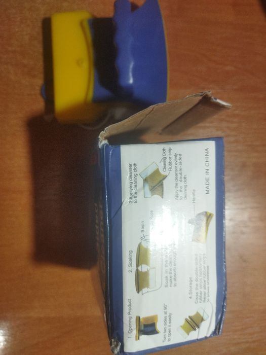 Магнітна щітка для миття вікон