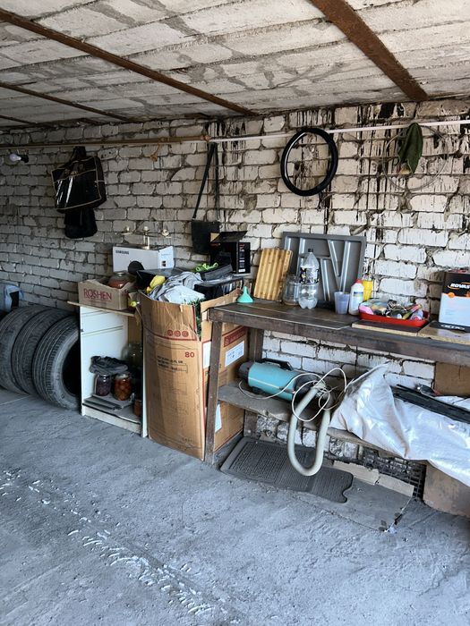 Продам  гараж в районе лицея )7/4)