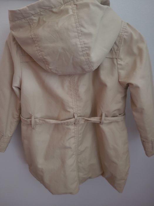 Casaco estilo gabardine forrado e com capuz ZARA