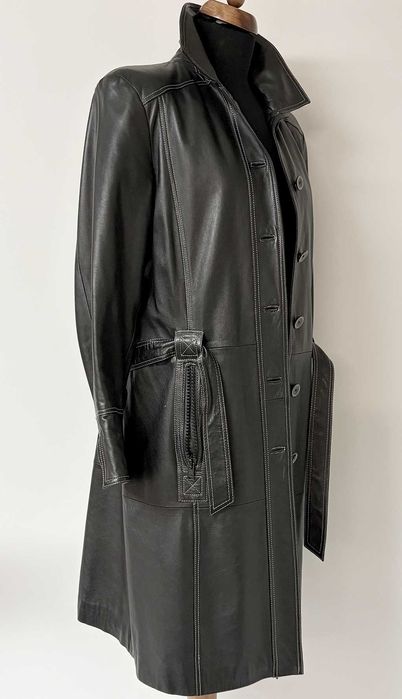 Płaszcz skórzany na podszewce czarny marki Madeleine R 38