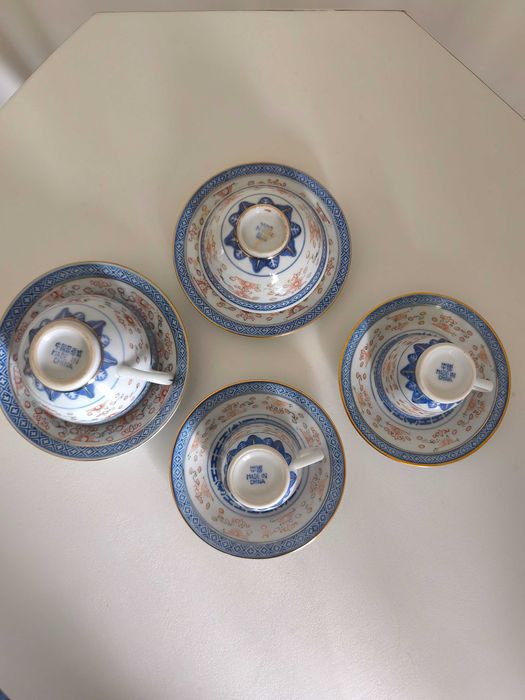 Conjunto de peças em loiça "Bago de arroz"