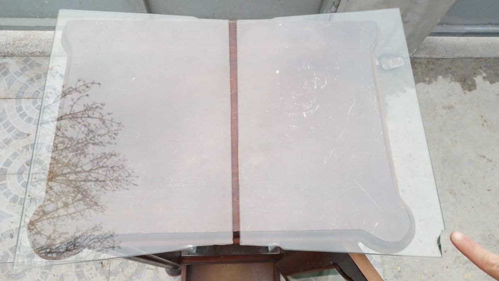 Móvel Vitrine muito antigo