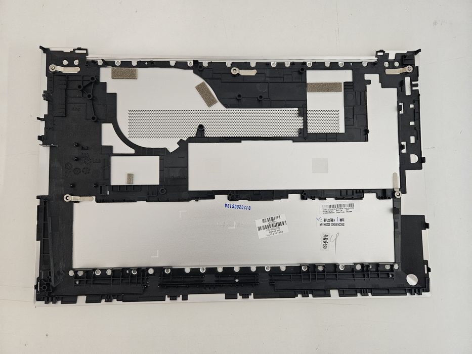 BASE ENCLOSURE P/ELITEBOOK 840 G7 bottom cover PN: M07095.001