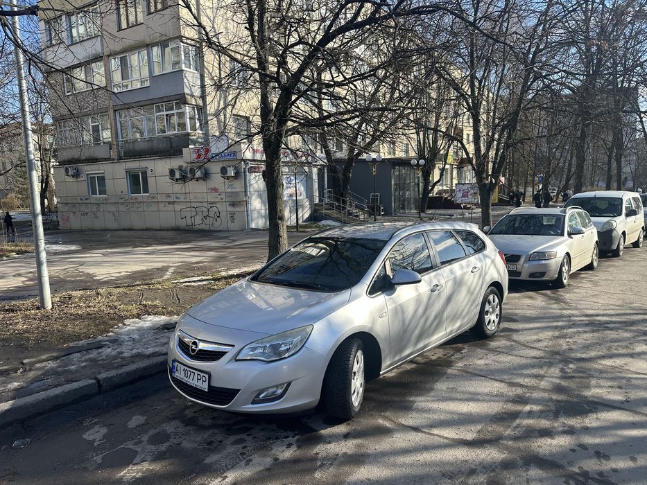 Продам Opel astra J  ціна -5250 торг