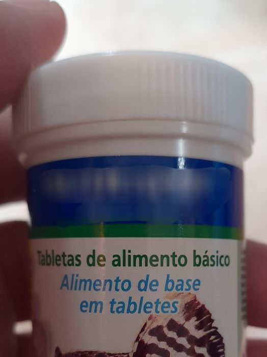 Comida para peixe de fundo. Sera