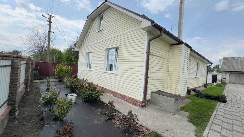 Продається будинок у с. Дем’янці