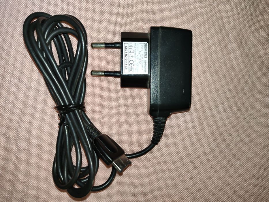 Телефон Siemens A65 цветной с зарядкой