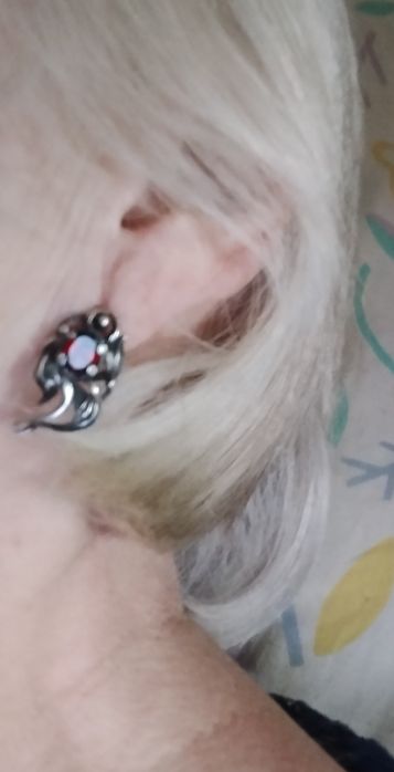 Продам серебряные серьги и кольцо 925 проба