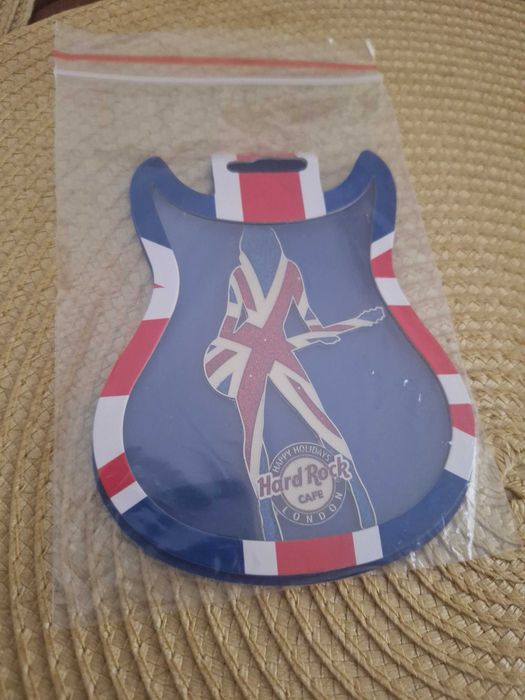 Vendo pin original Hard Rock Cafe London – Happy Holidays.
