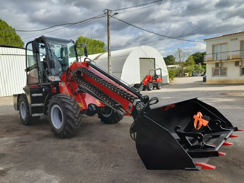 Pá Carregadora Telescópica TL2500 nova