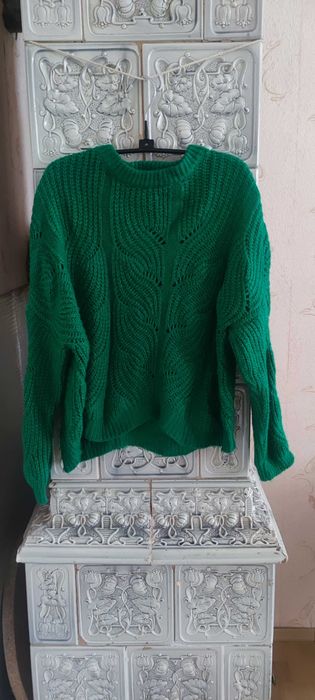 Зелений светрик новий