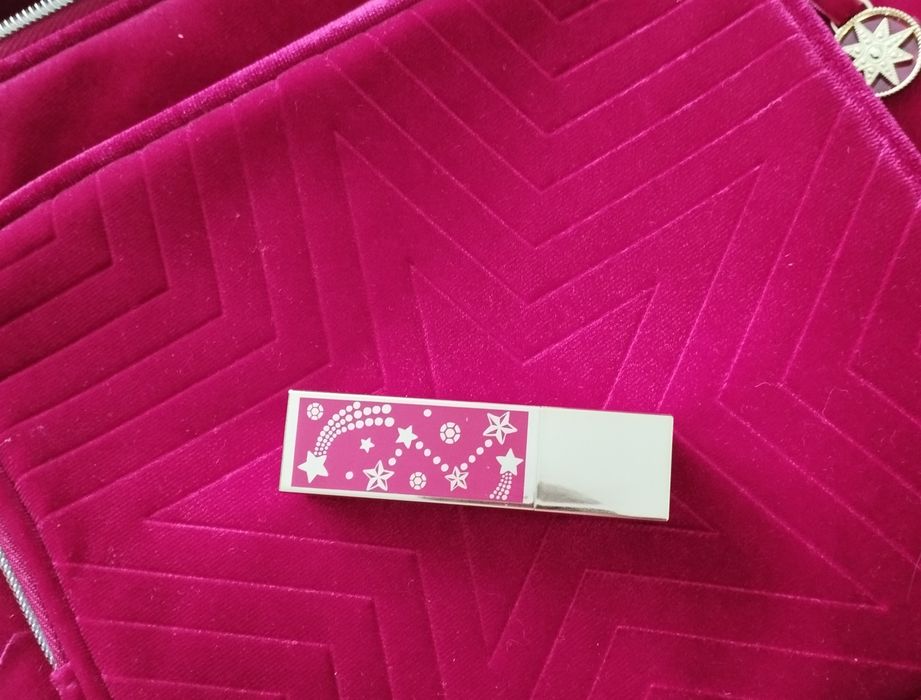 Помада Estee Lauder