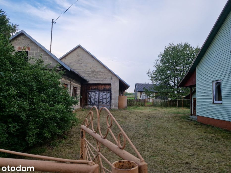 Dom, budynki gospodarcze Przyłęk k. Mielca