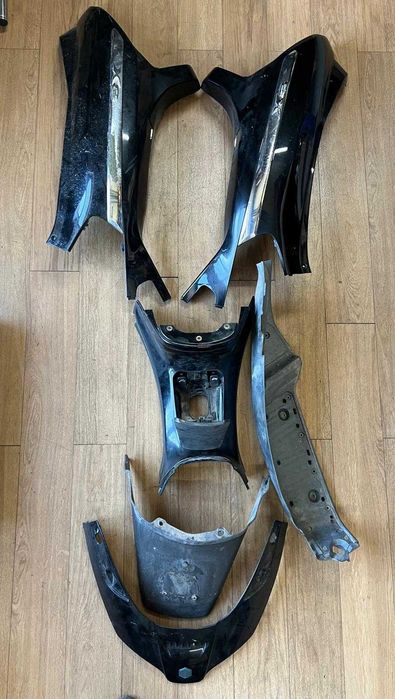 CONJUNTO CARENAGENS ORIGINAIS PIAGGIO X 8 2 5 0 IE 2 0 0 5 - 2 0 0 8