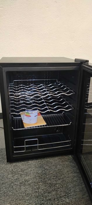 Lodówka szklane drzwi, witryna 60L. Klarstein S-264