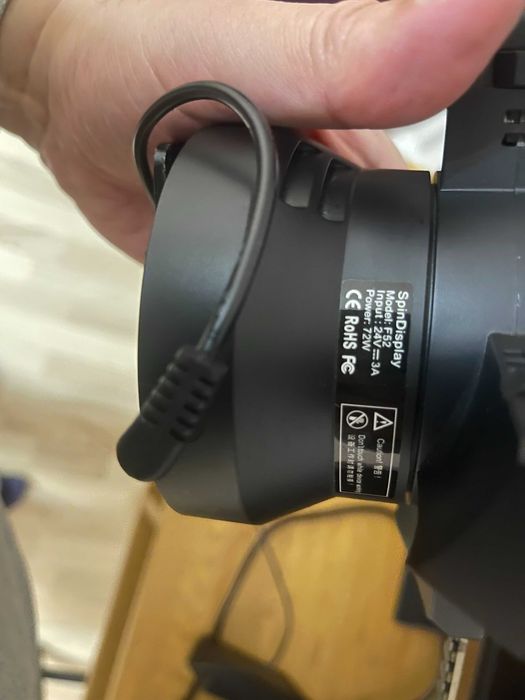 Голографический ЗД проєктор Spindispley F52