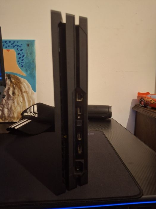PS4 PRO EM EXELENTE ESTADO