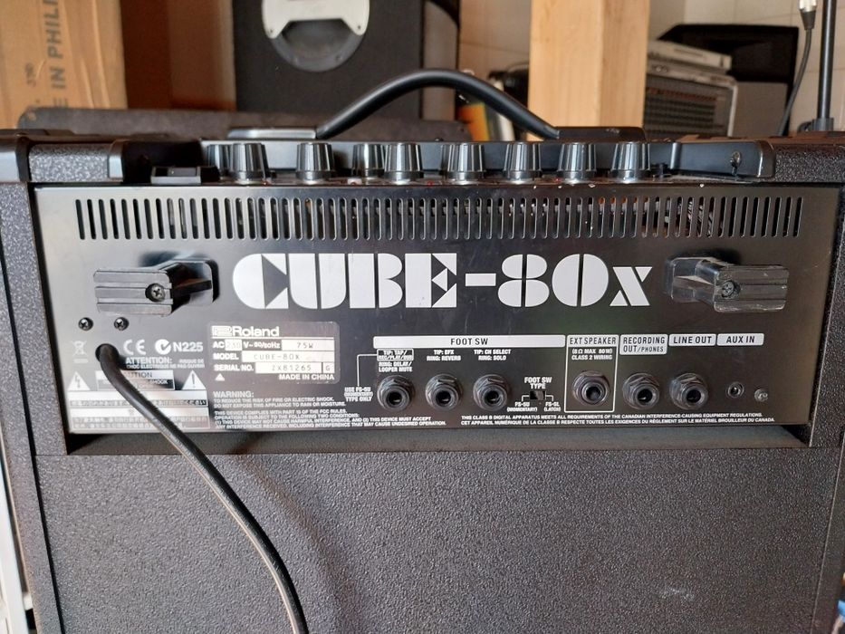 Ampli Roland 80X + pedais Boss