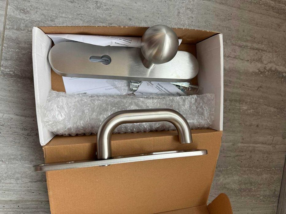 Захисна фурнітура з круглою ручкою від ASSA ABLOY H93301113930000