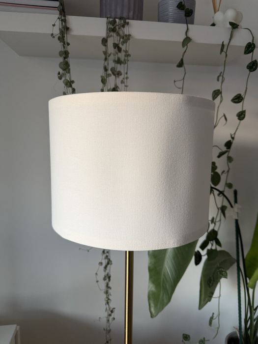 Podłogowa lampa stojąca