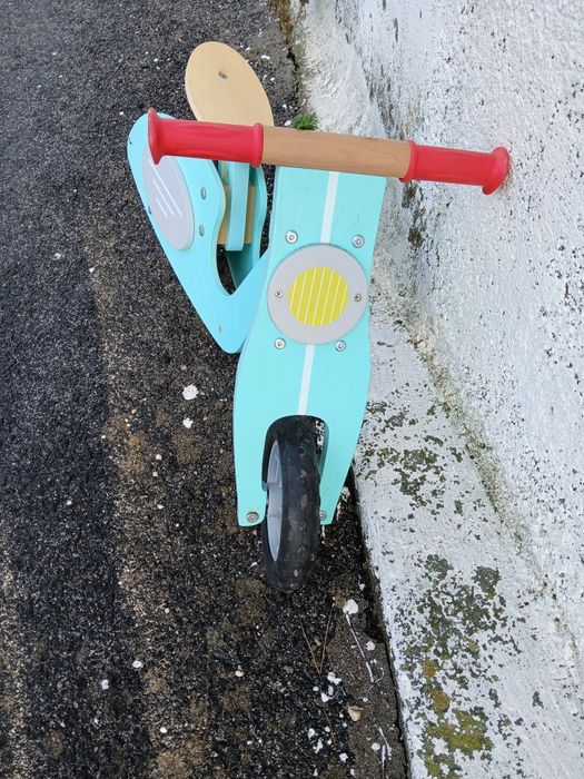 Bicicleta sem pedais imaginário