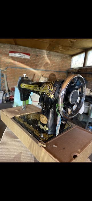 Машинка швейная