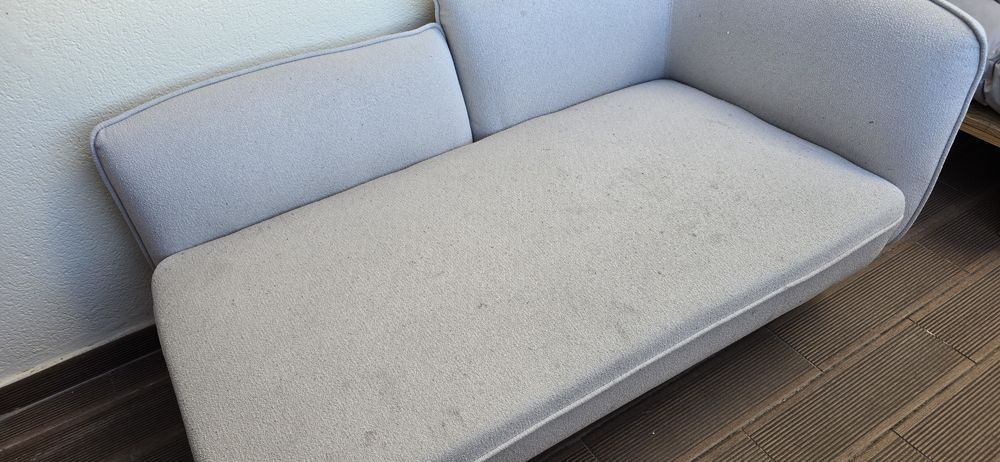 Chaise-longue à direita em tecido bouclé creme claro CHEVANNES