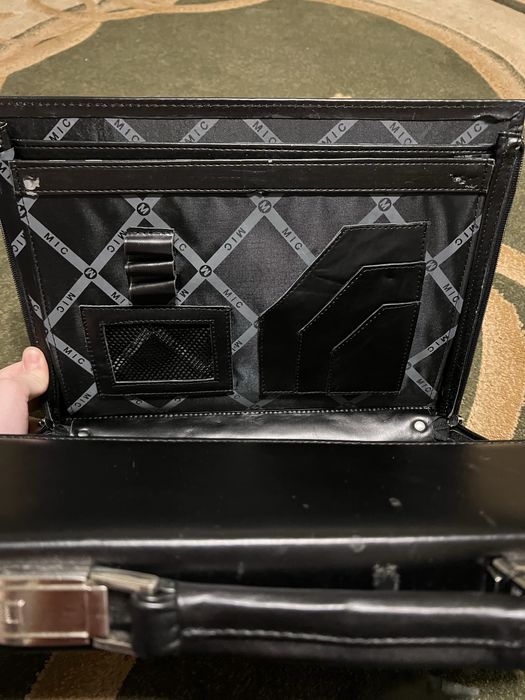 Продам портфель від бренду МІС