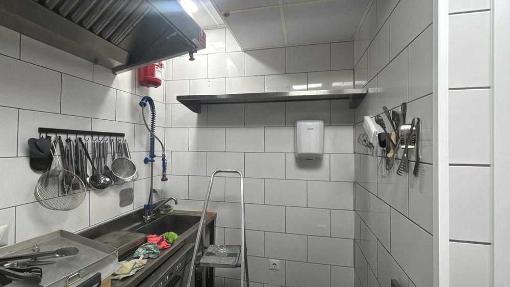 HOT Cozinha industrial inox 240 cm – grande capacidade – COMO NOVA