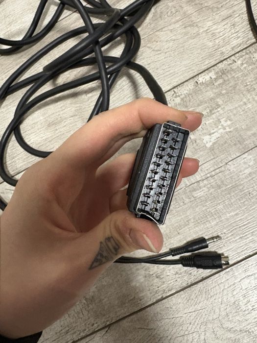 przyłącze EURO - wtyk JACK 3,5 stereo + S-VHS BLOW