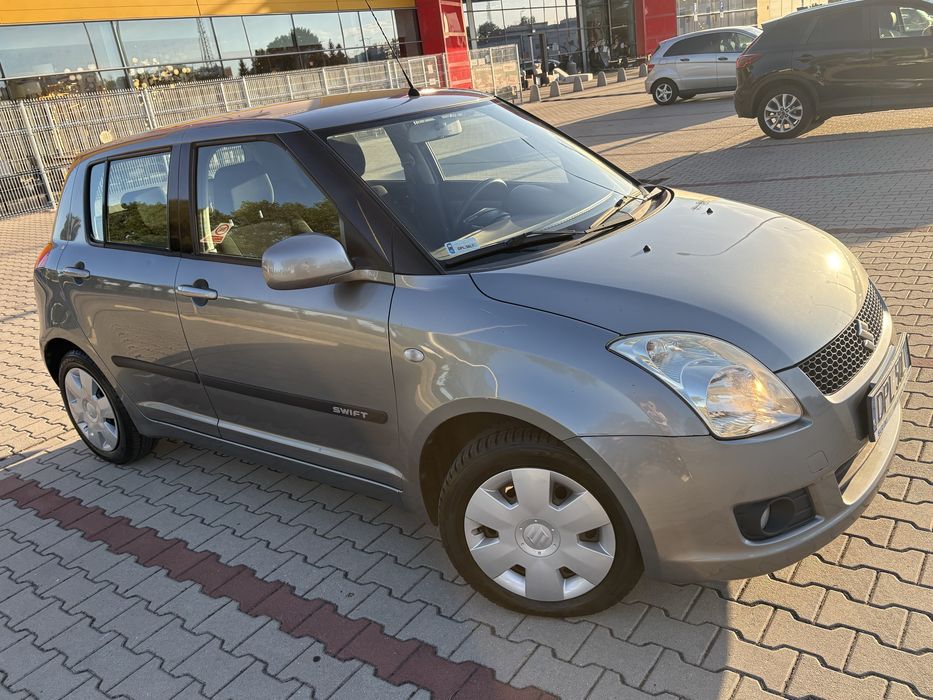 Suzuki Swift 1.3 92 KM / 5 drzwi/ klimatyzacja