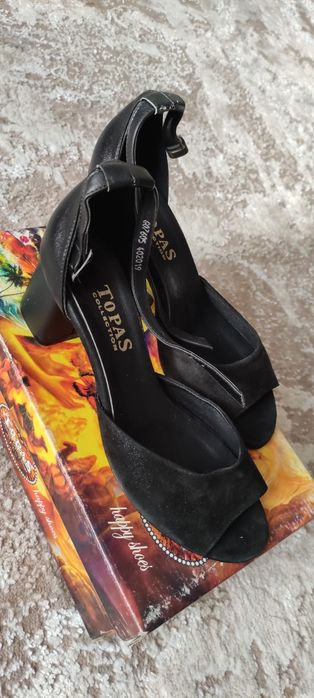 Жіночі босоніжки