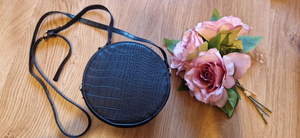 Torebka okrągła, imitacja skóry krokodyla