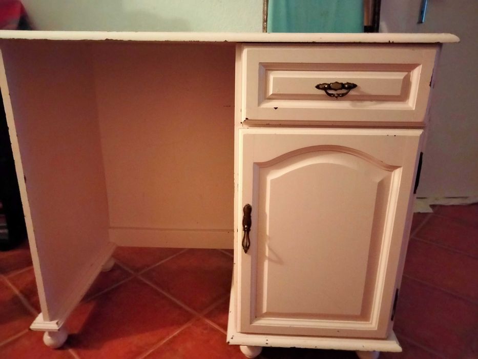 Secretária _ móvel