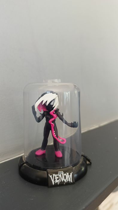 Mini figurka Venom kobieta