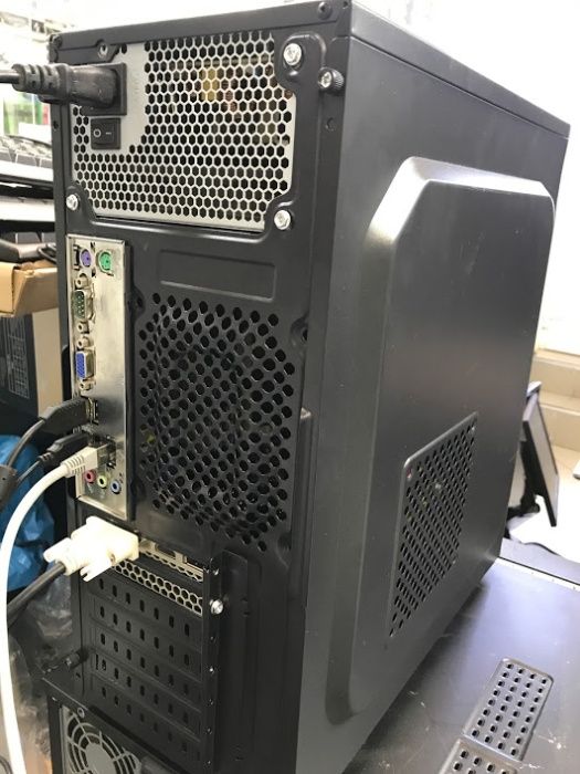 Ігровий комп Intel 4 ядра 8Gb 120 SSD 500 HDD RX580 4Gb бу
