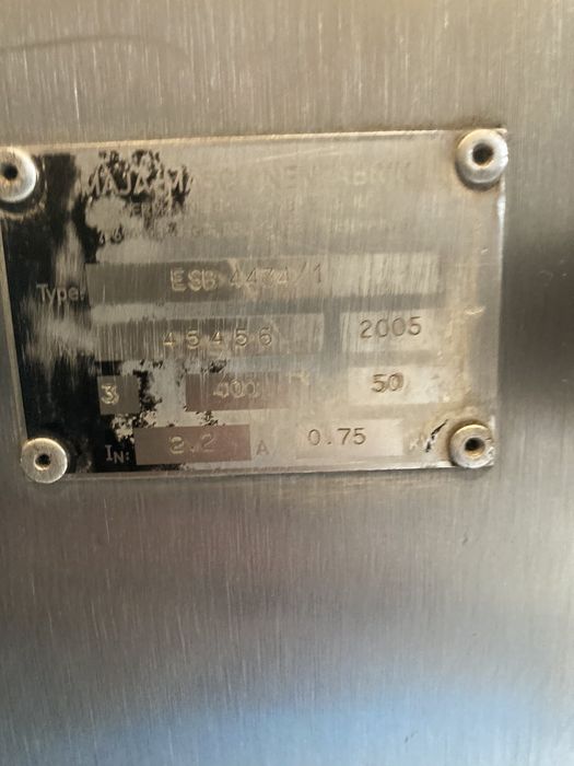 Шкіроз’ємна машина Maja ESB 4434/1. Лізовочна машина