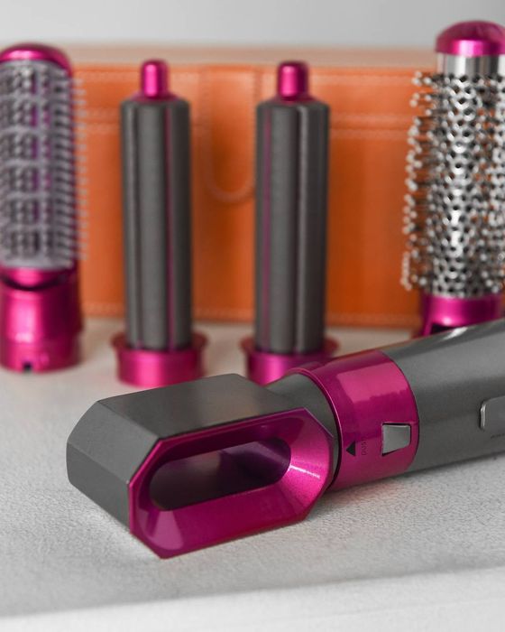 Бюджетний Dyson мультистайлер з 5 насадками
Ідеальна укладка що