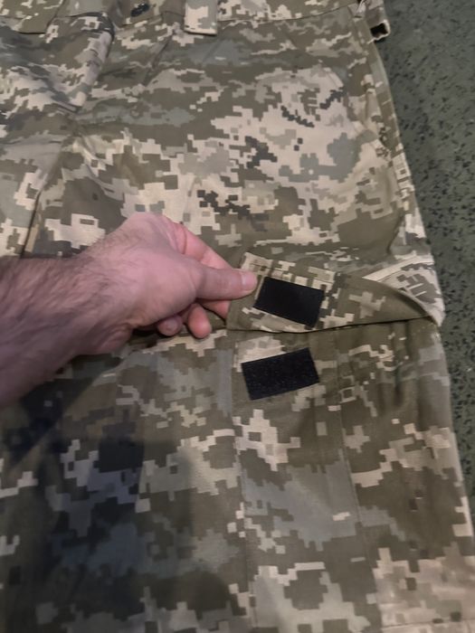 Демисезонный камуфляжный костюм.