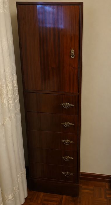 Gaveteiro / Armário em Madeira maciça